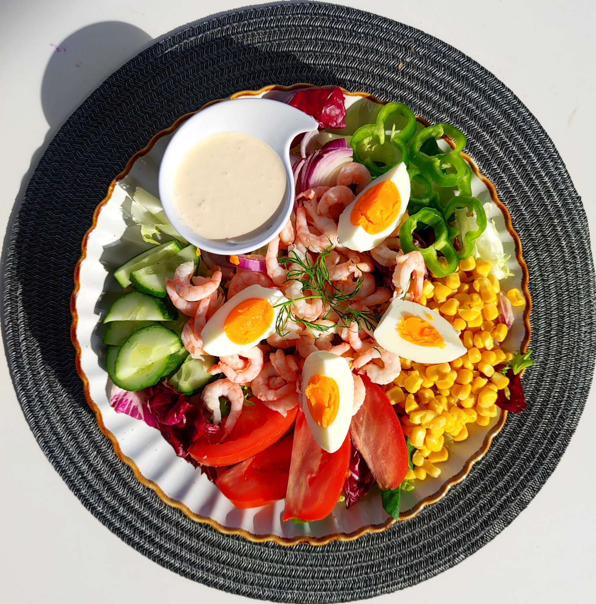 Shrimp salad bowl